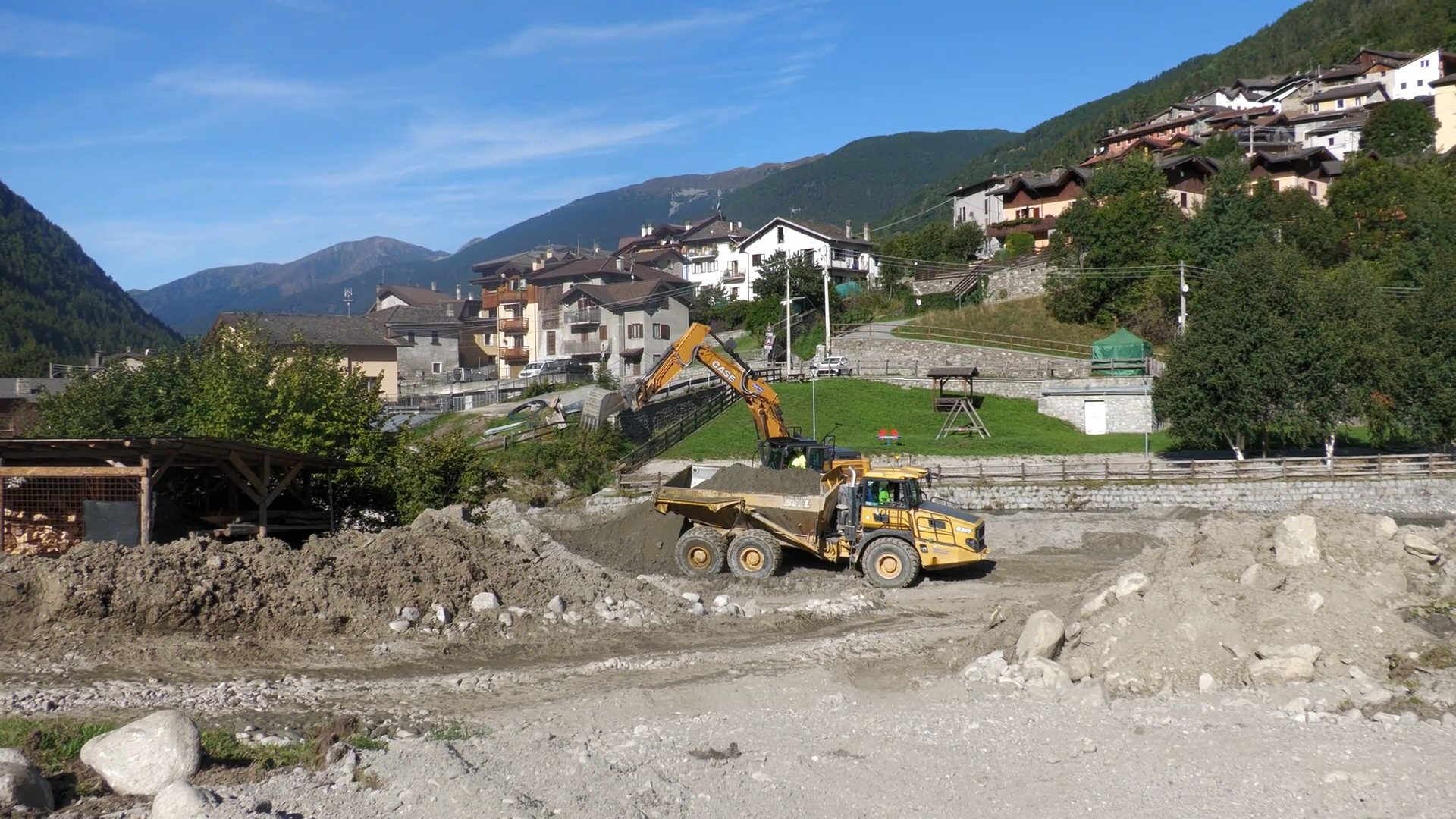 Due settimane fa l’alluvione. I residenti: “abbiamo ancora paura”