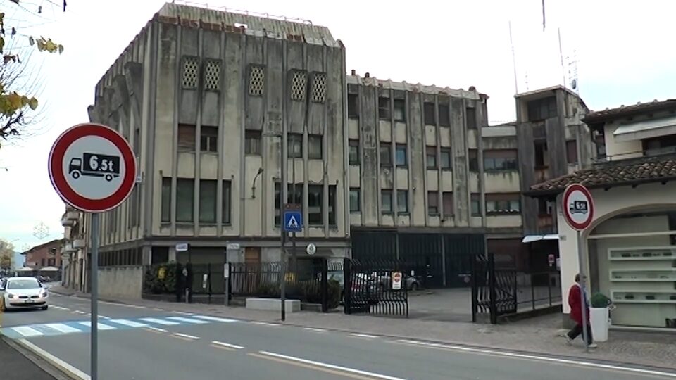 Al via la riqualificazione di Palazzo Angelini, i carabinieri si spostano temporaneamente a Costa Volpino