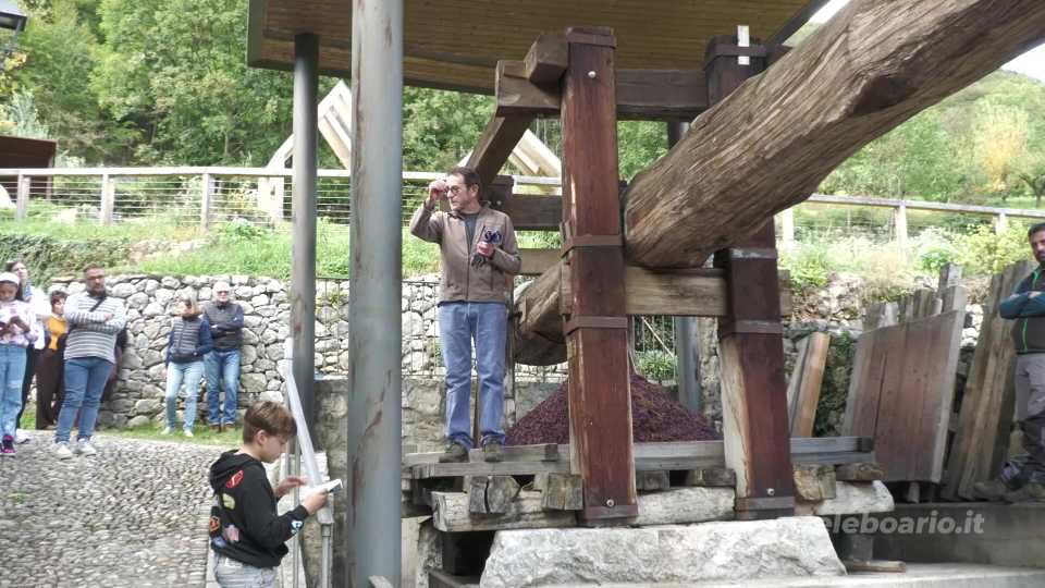 Alla casa museo rivive la tradizione della torchiatura
