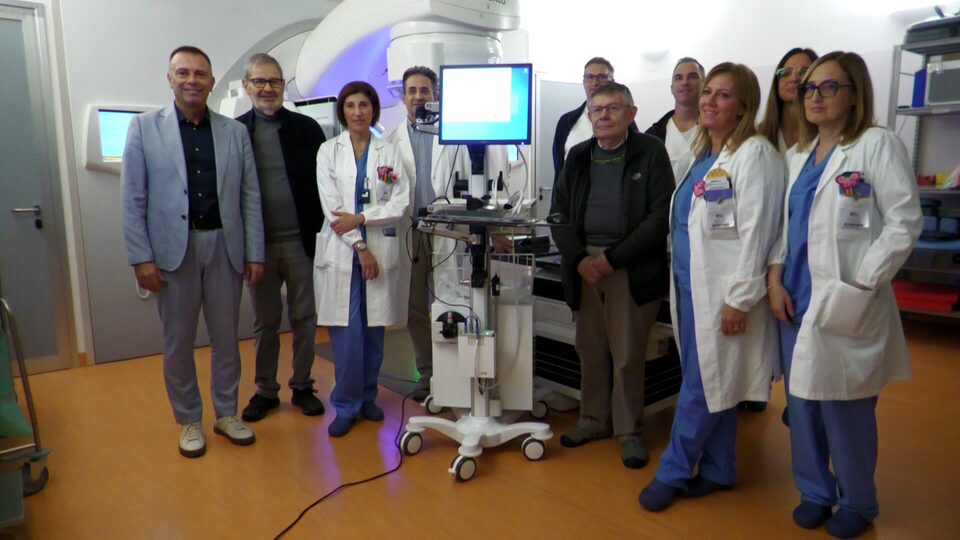 Radioterapia: due fratelli donano un macchinario che migliora le cure