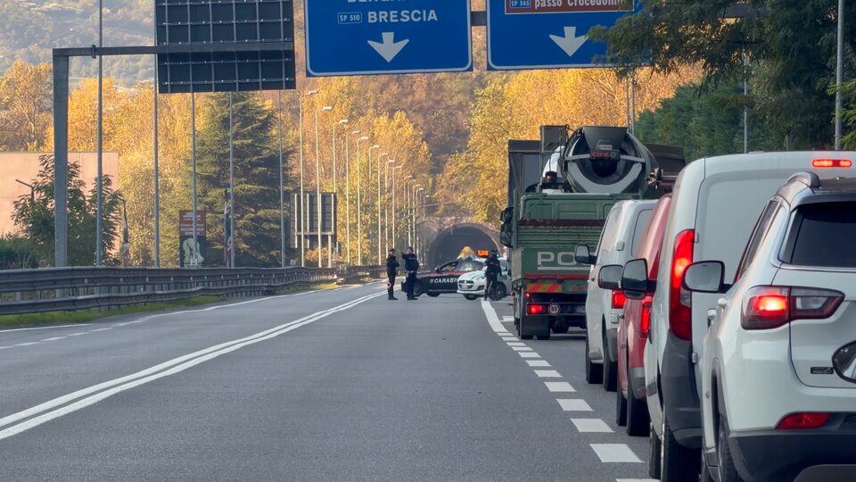 SS42: dopo i controlli riaperta la galleria S. Stefano