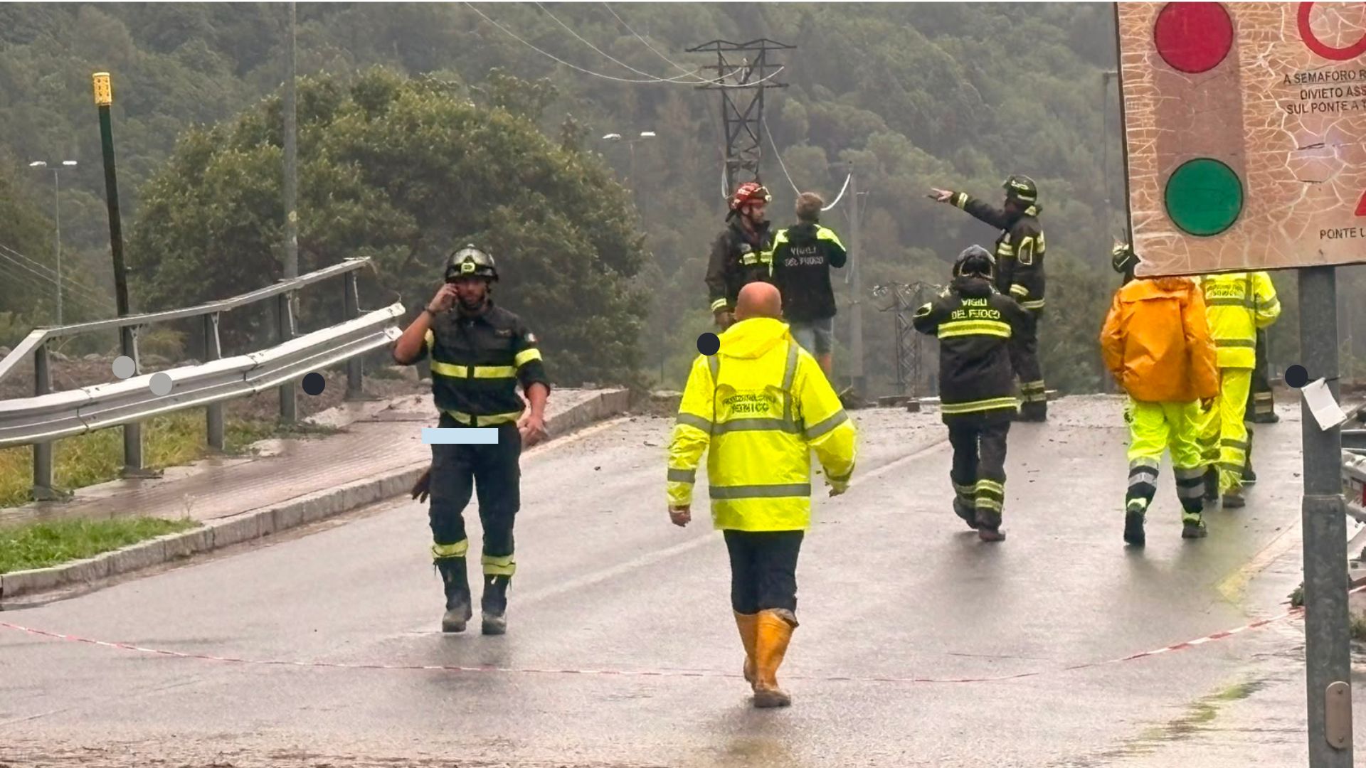 Crolla il Ponte di Rino di Sonico. Ordine di evacuazione per i residenti